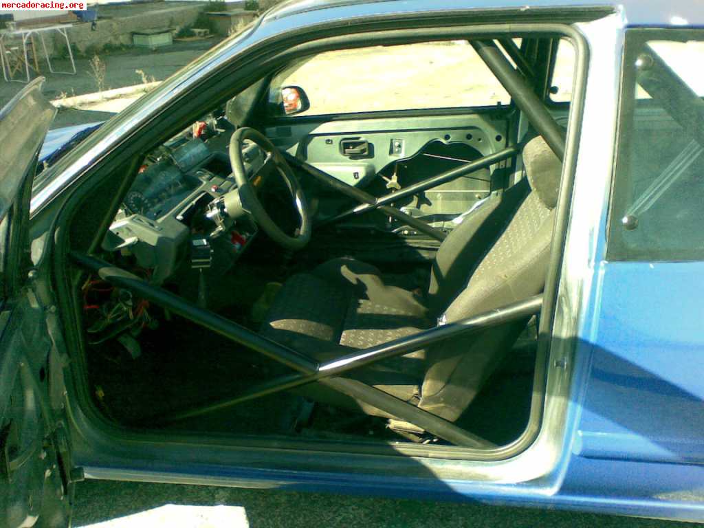 Vendo clio 16v con barras y andando 25000