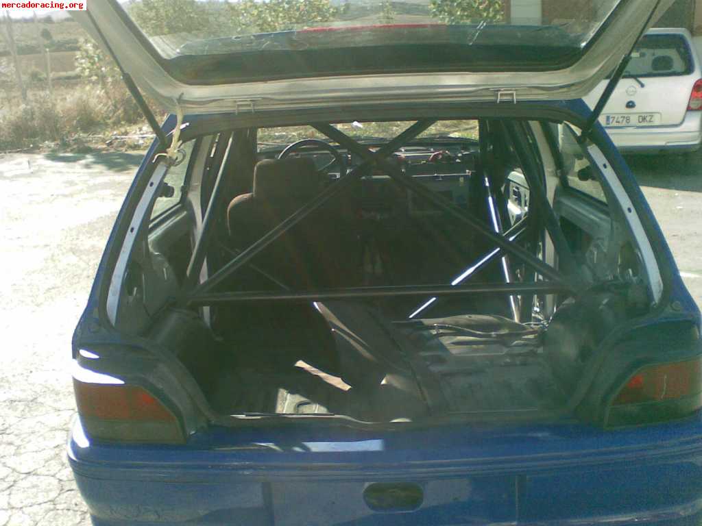 Vendo clio 16v con barras y andando 25000