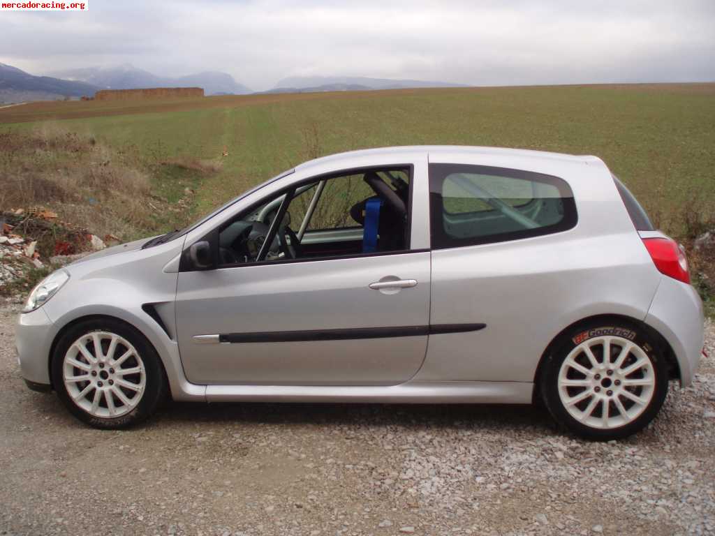 Vendo renault clio  de circuitos  trasformado a rallys