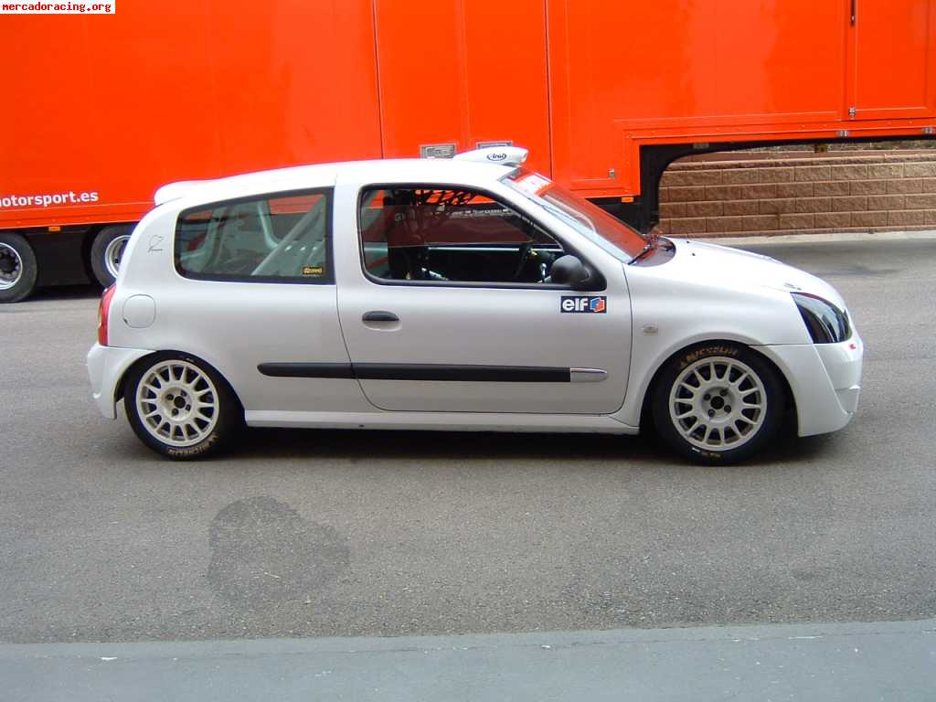 Vendo clio cup 2005 sin carreras