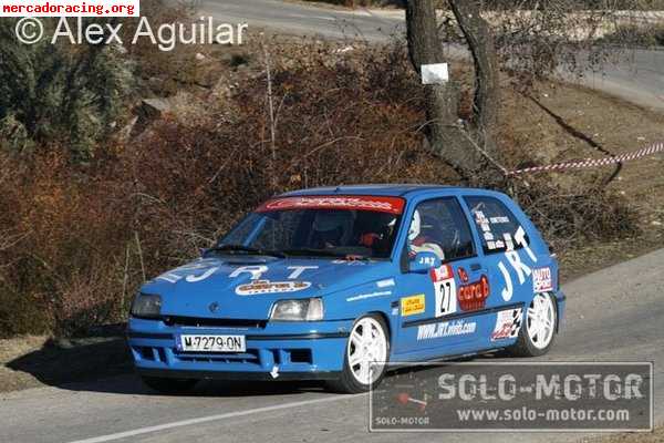 Renault clio 16v de rallys con mucho repuesto