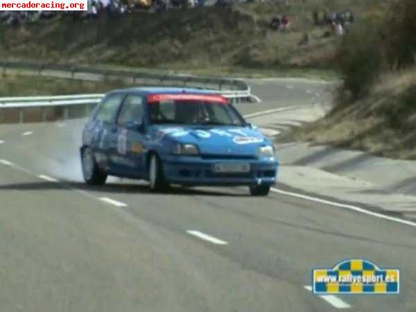 Renault clio 16v de rallys con mucho repuesto