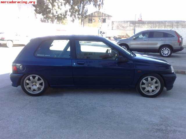 Renault clio 16v, para circuitos pero homolgoado para calle 