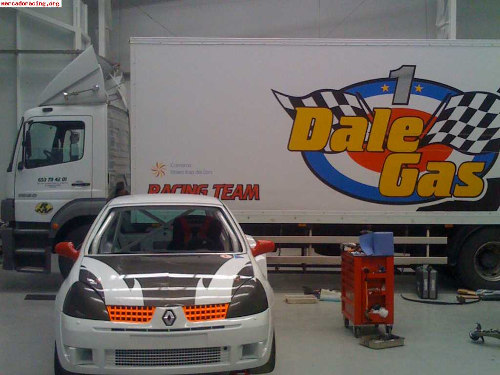 Vendo clio cup 2005 de circuitos nuevo!!!
