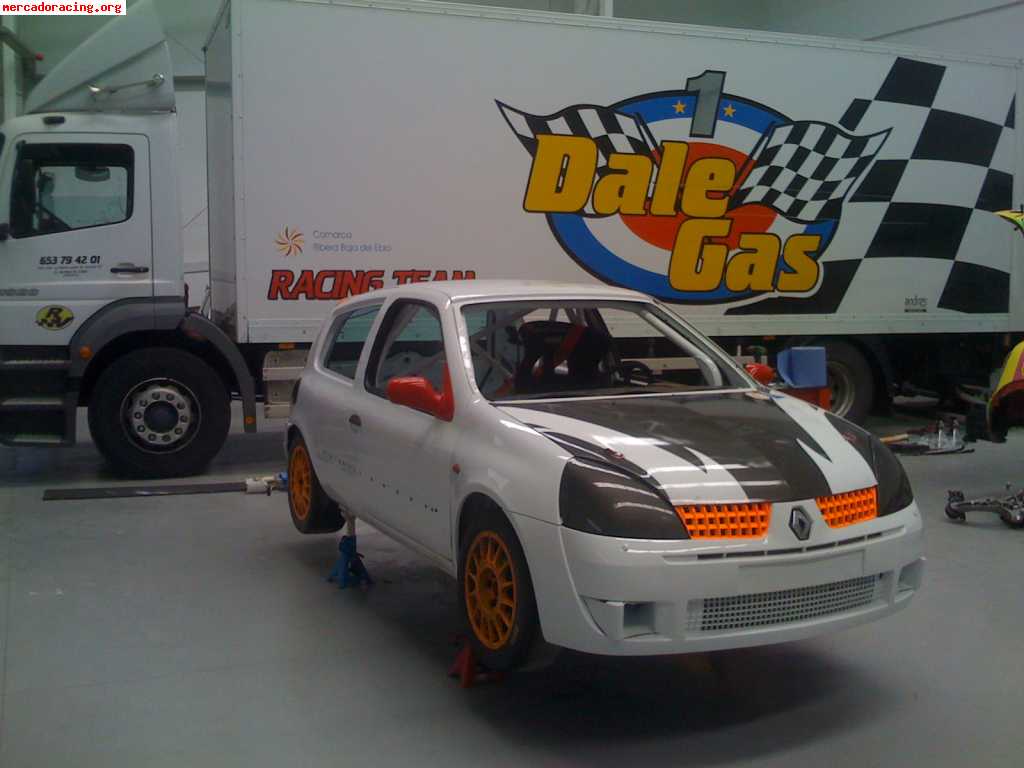 Vendo clio cup 2005 de circuitos nuevo!!!