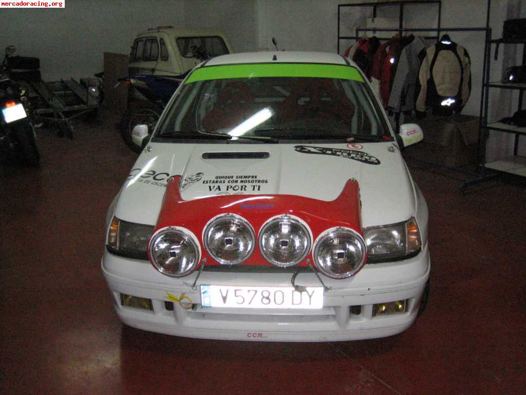 Clio 16v de rallyes