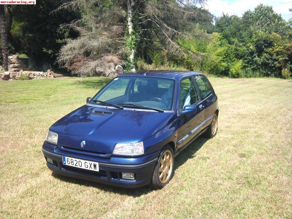 Se vende o cambio de clio williams de calle