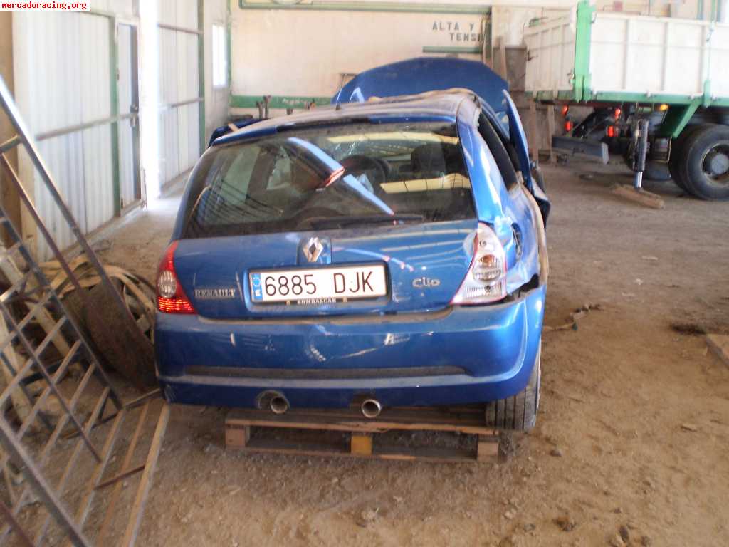 Clio maxi f 2000 32000 euros