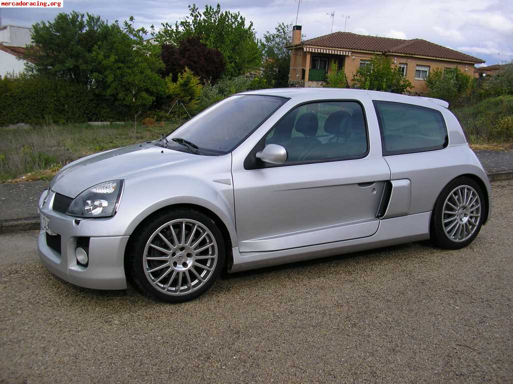 Renault clio sport v6