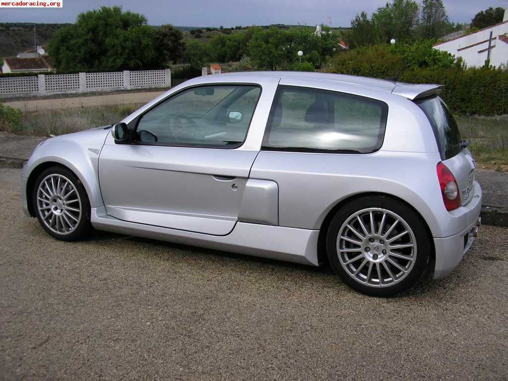 Renault clio sport v6