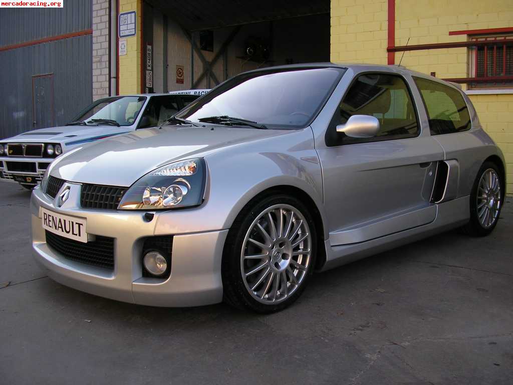 Renault clio sport v6