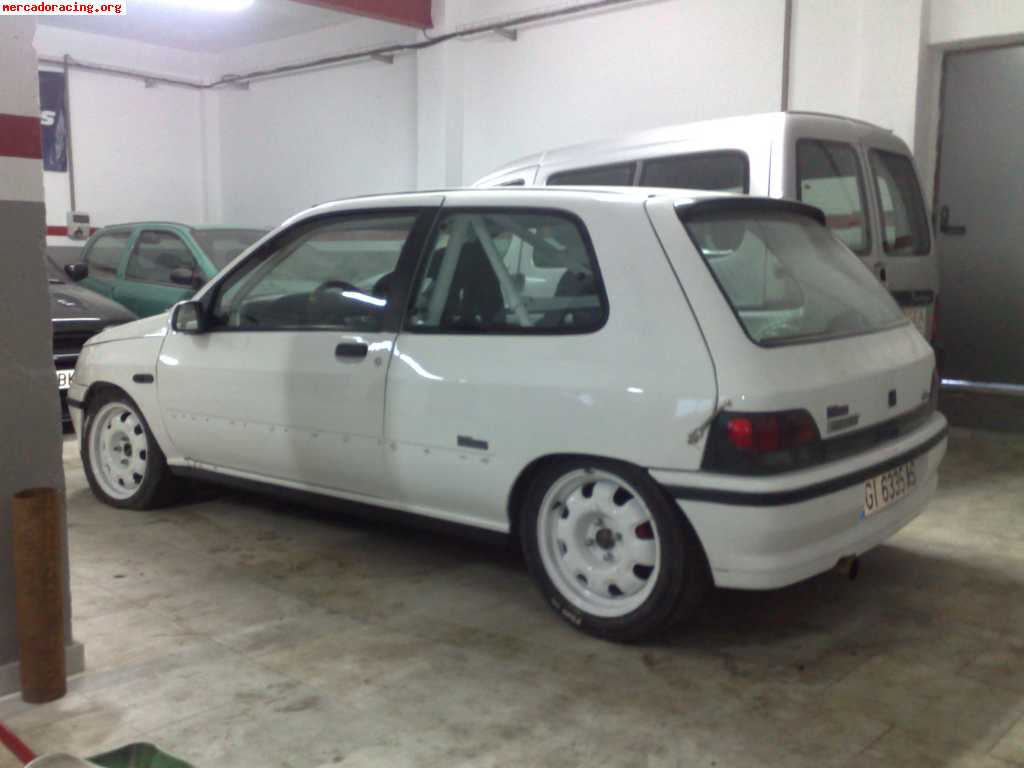 Se vende clio con documentacion de rallys 