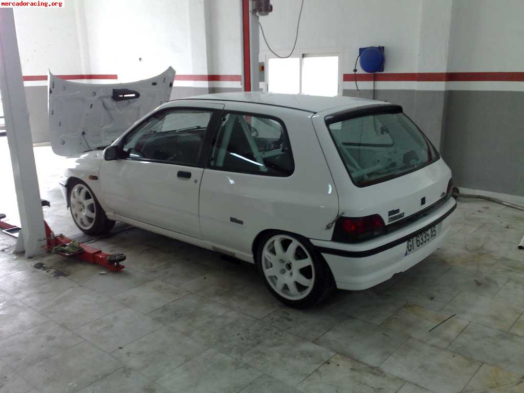 Se vende clio con documentacion de rallys 