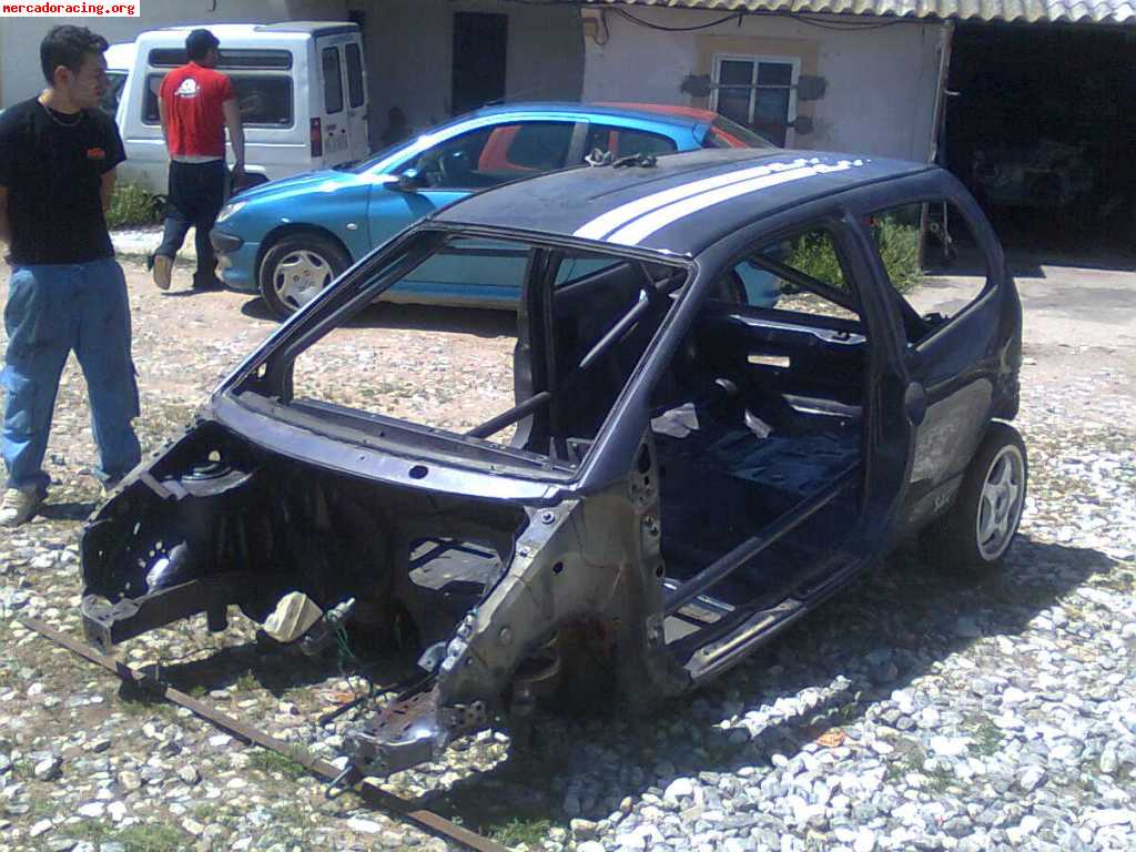 Carroceria twingo con barras 12 puntos 300€