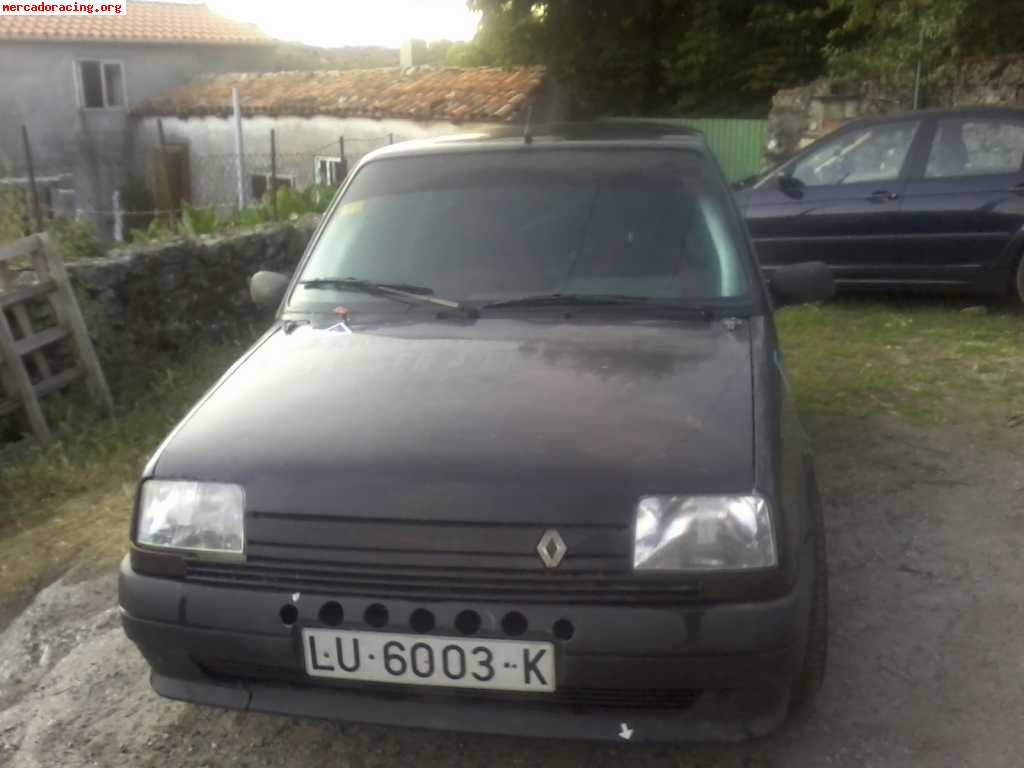 Se vende renault 5  barato