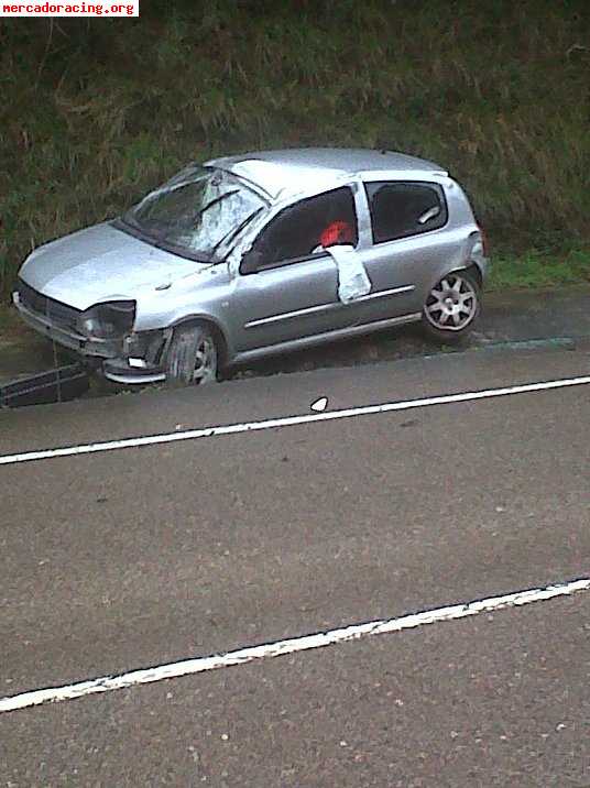 Vendo clio sport 172 siniestro 2000 euros