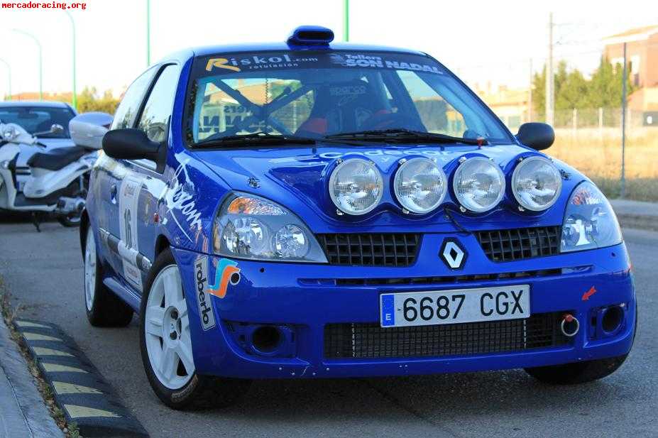 Renault clio sport de rallyes