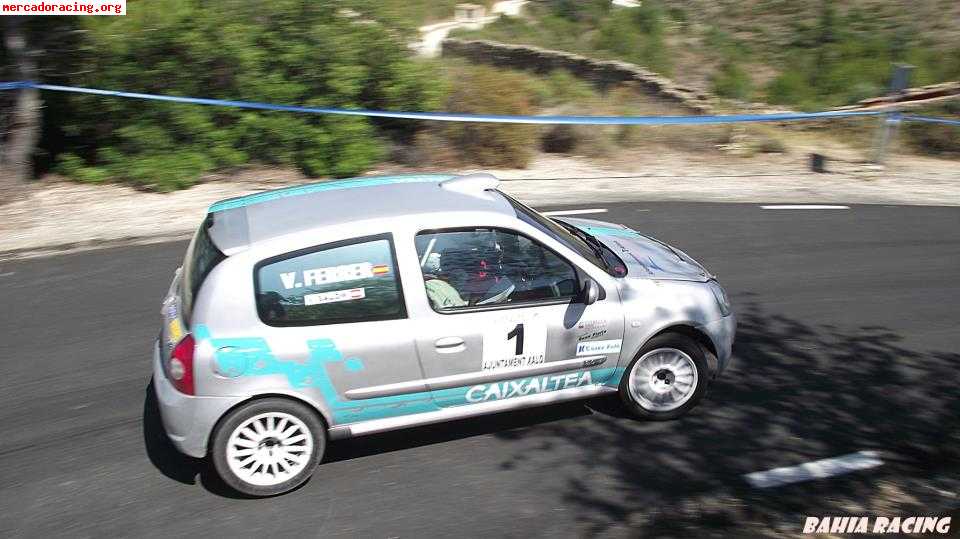 Clio f 2000 y ford transit preparada asistencia