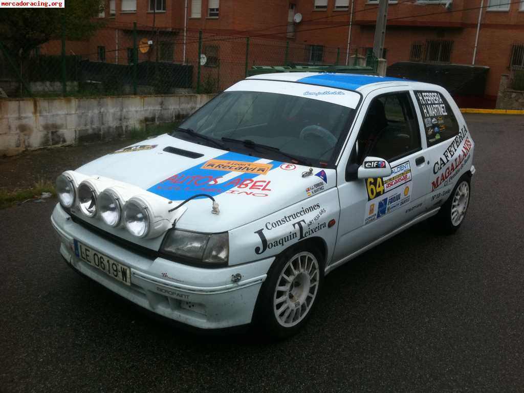 Se vende clio 16v de rally, muy completo y mimado !