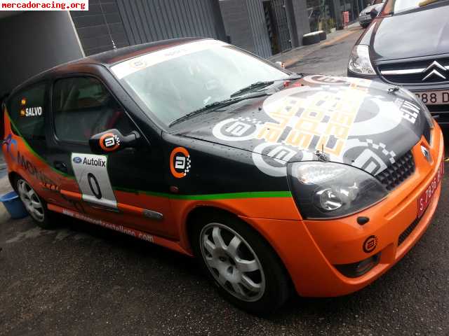 Impresionante renault clio rally.
