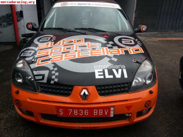 Impresionante renault clio rally.