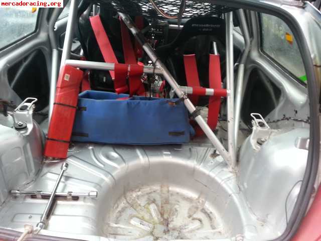 Impresionante renault clio rally.