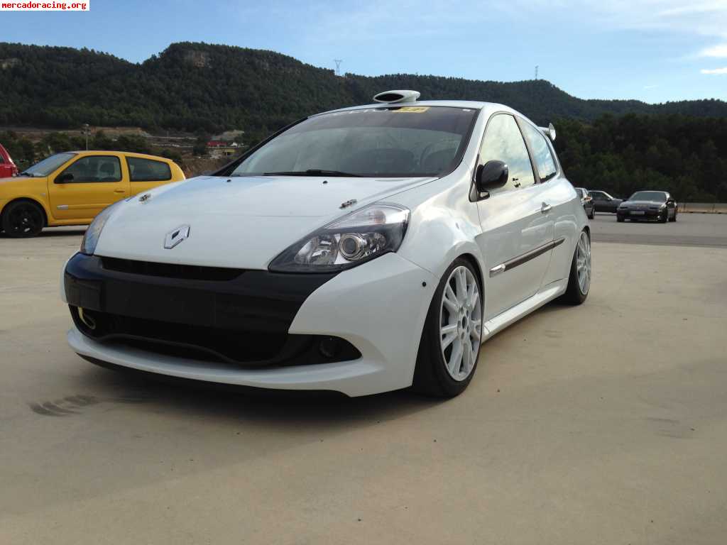 Se vende renault clio  r3 cup    22000e