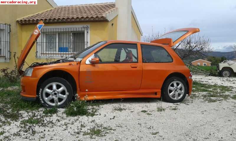 En venta renault clio 1.8 16v (pequeño fallo de motor)
