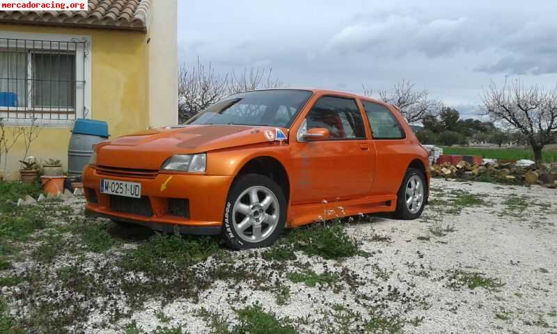 En venta renault clio 1.8 16v (pequeño fallo de motor)
