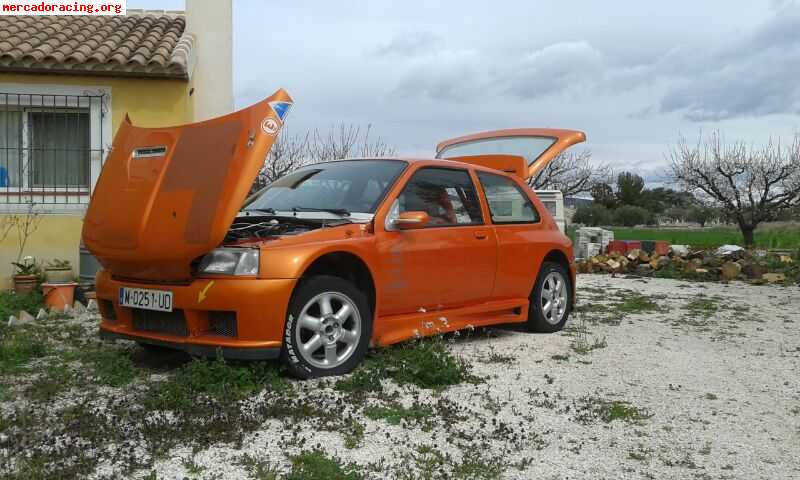 En venta renault clio 1.8 16v (pequeño fallo de motor)