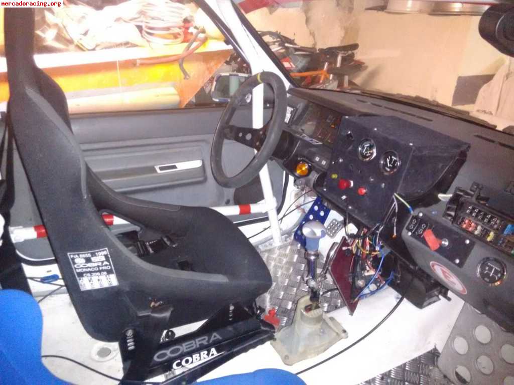 Se vende o se cambia por coche de rallye