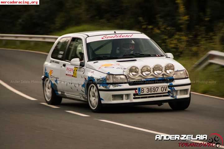 Se  vende clio williams.