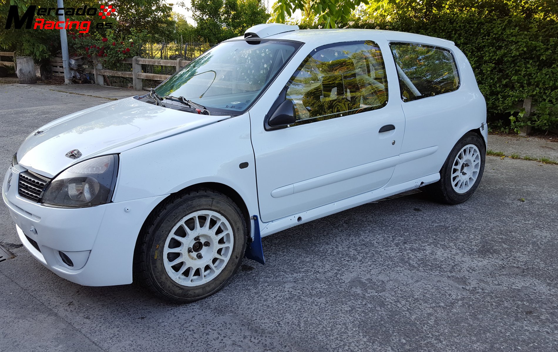 Renault clio sport.