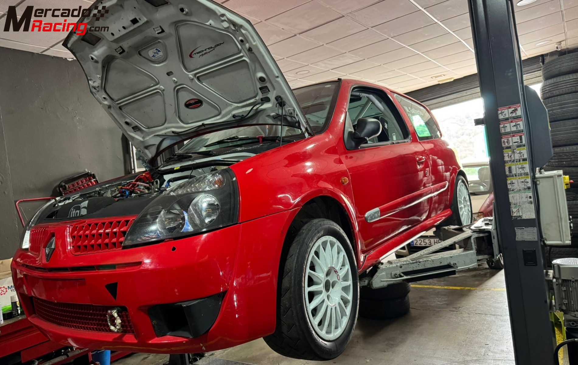 Se vende renault clío  ii carroceria cup 