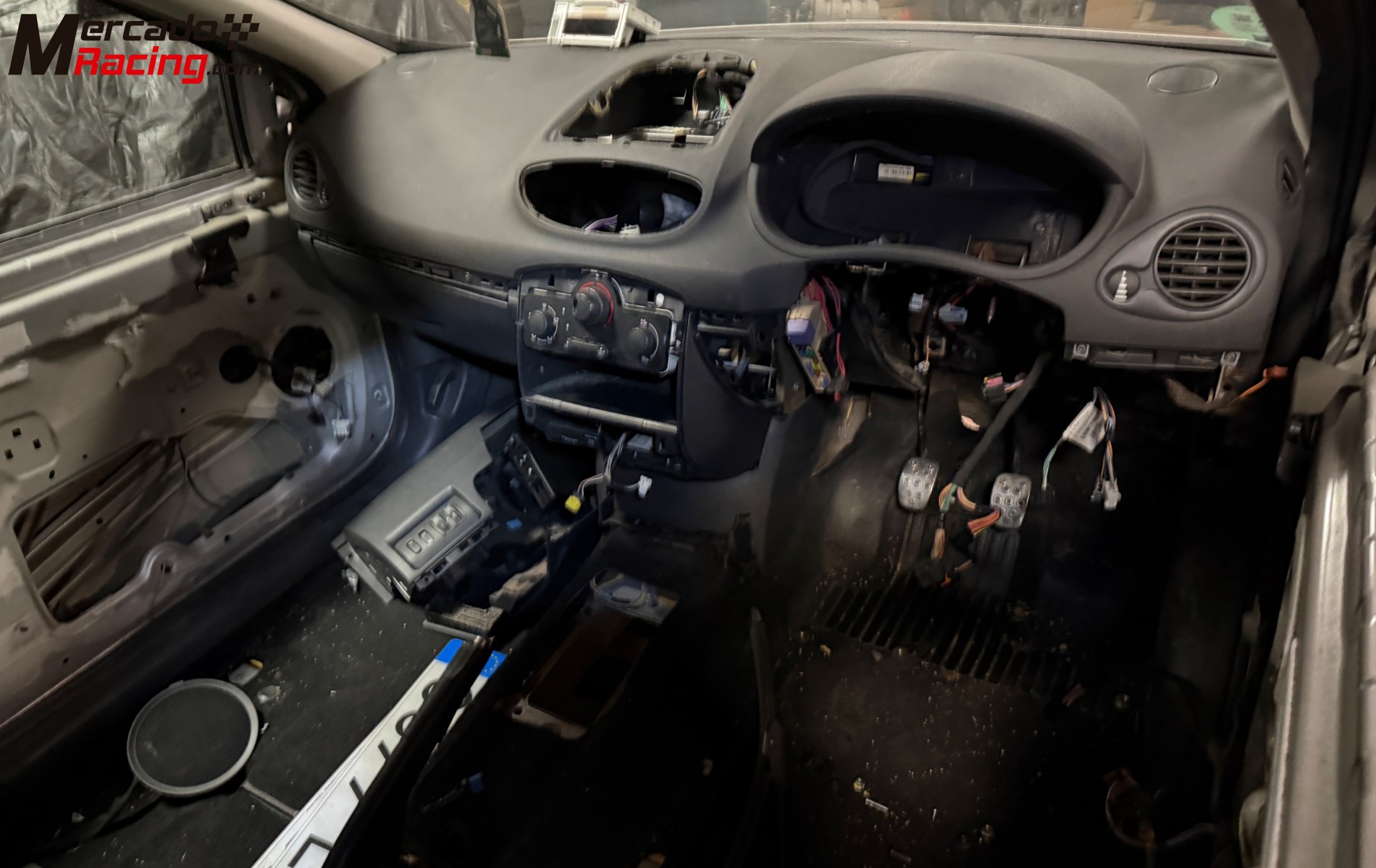 Se vende carroceria renault clio sport 197 200 203 matriculada sin accidentes, volate derecha