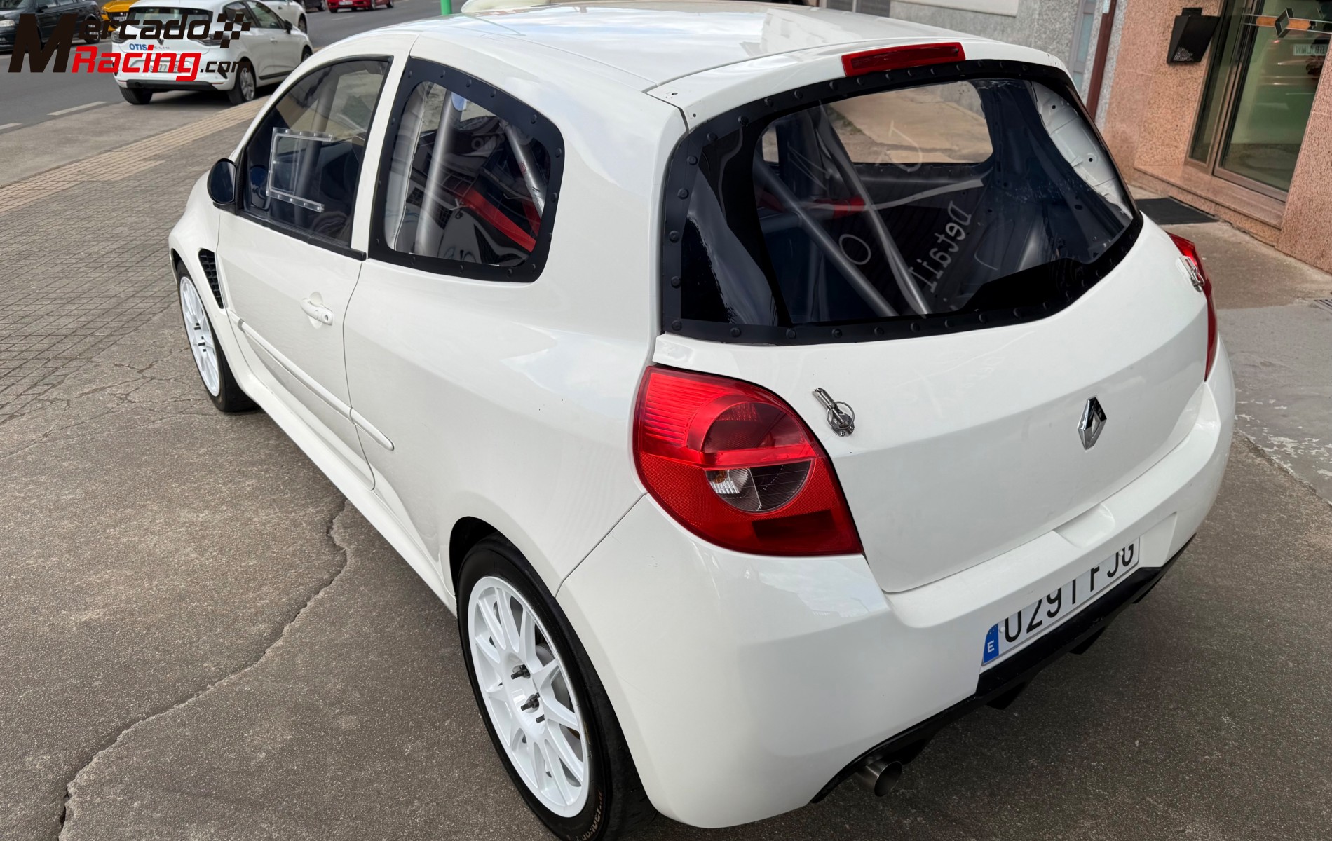 Renault clio r3 f2000