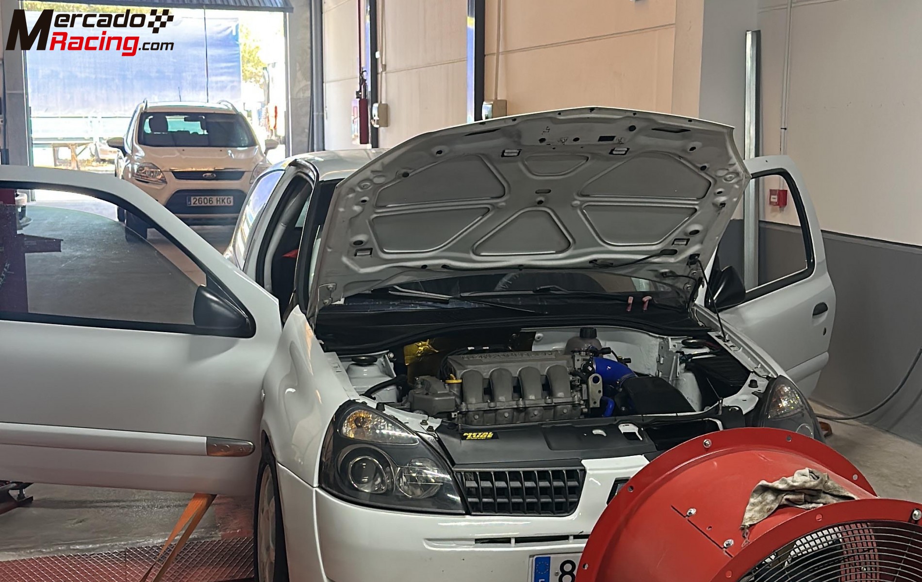 Renault clio 2 de rallys 
