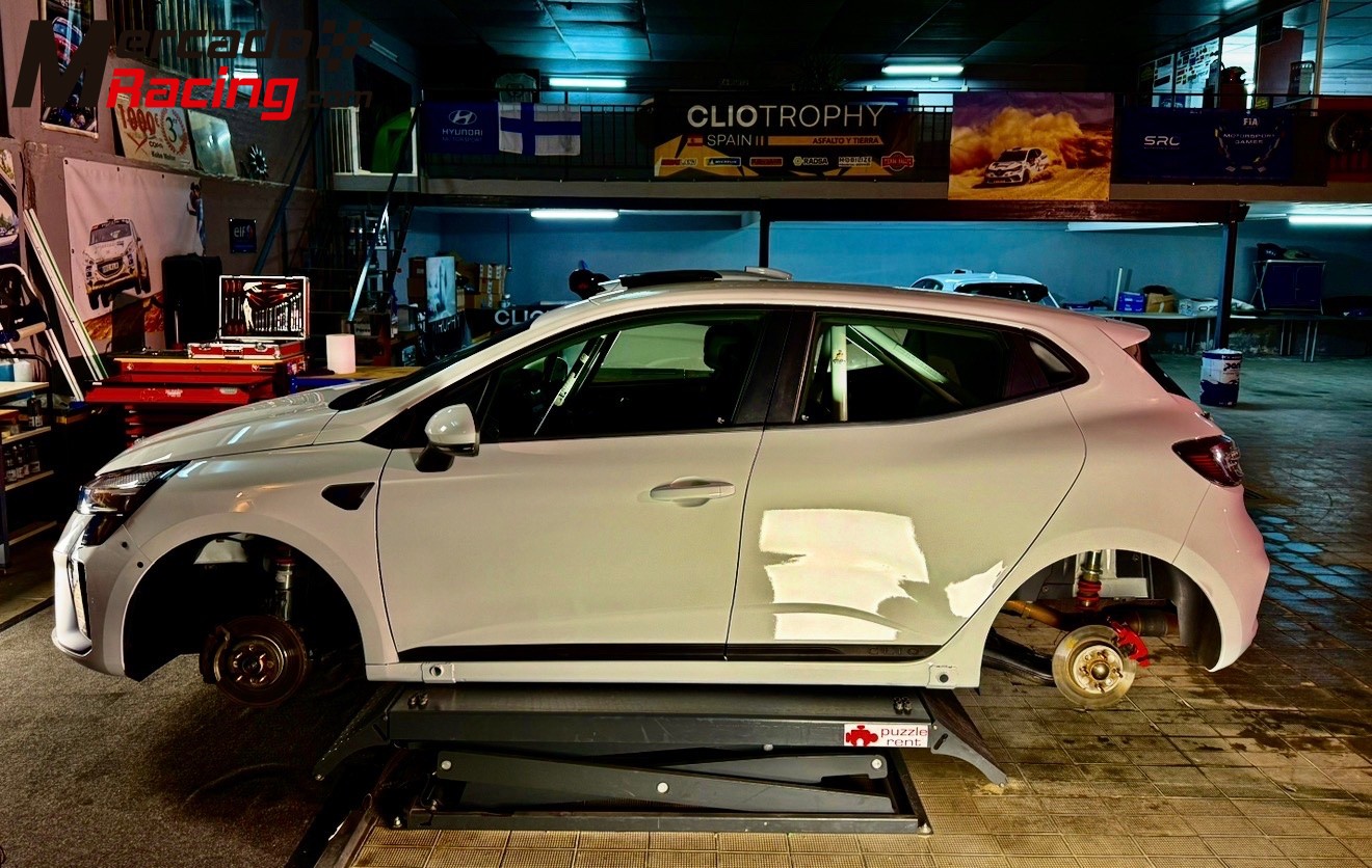 Renault clio rally5 *nuevo* de 2025 de asfalto o tierra, posibilidad de venta con los dos kits