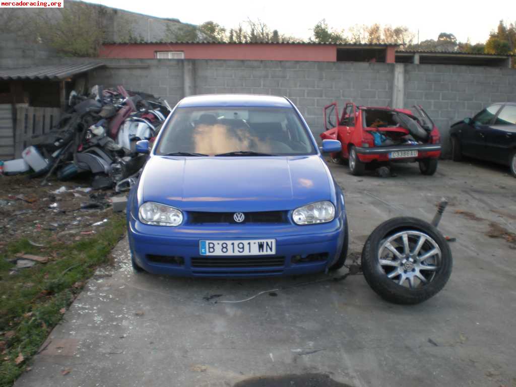 Se vende golf 4 tdi 110 con golpe trasero/izquierdo reparabl