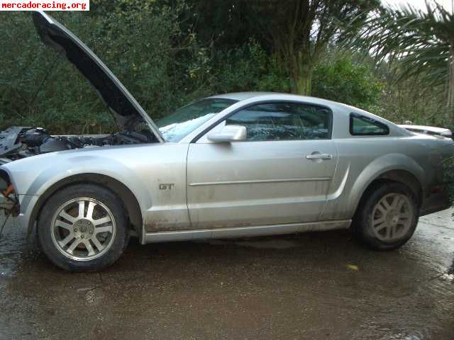 Ford mustang gt año 2005 305cv cambio manual 20.000€