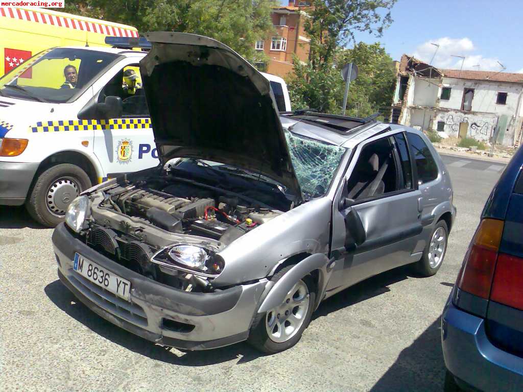 Saxo 16v 80000km fullequip. año´00.golpe techo