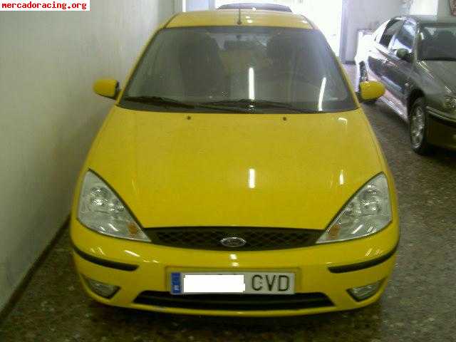 Ford focus con golpe se vende va en marcha www.jbjautos.com