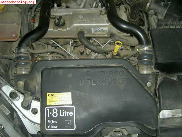 Ford focus con golpe se vende va en marcha www.jbjautos.com