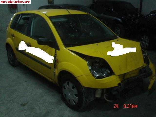 Ford fiesta con golpe www.jbjautos.com