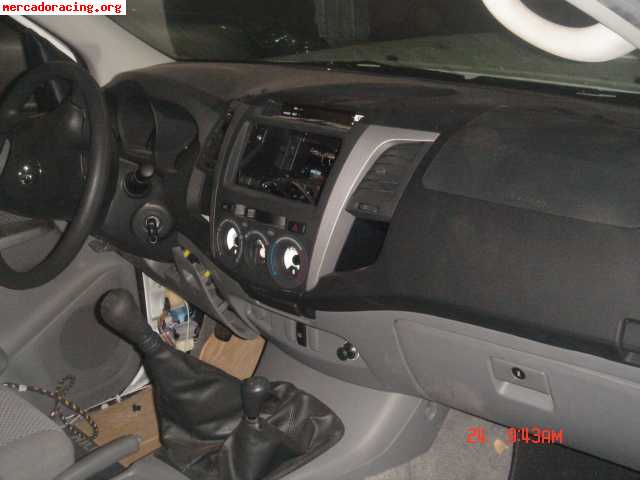 Toyota hilux con golpe www.jbjautos.com mas fotos