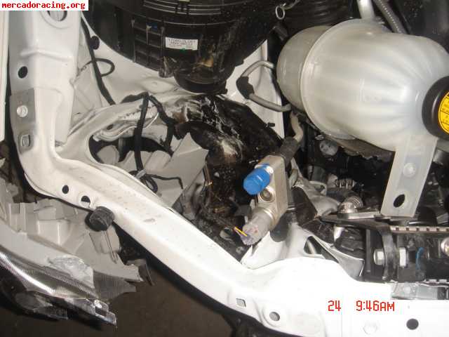 Toyota hilux con golpe www.jbjautos.com mas fotos