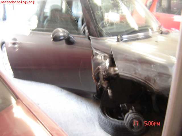 Se vende mini couper s año 2004 para piezas