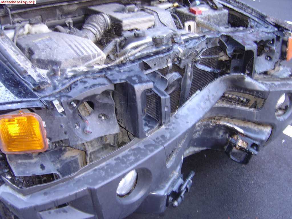 Hummer h3 accidentado 06  70000 km reparable , arranca y and