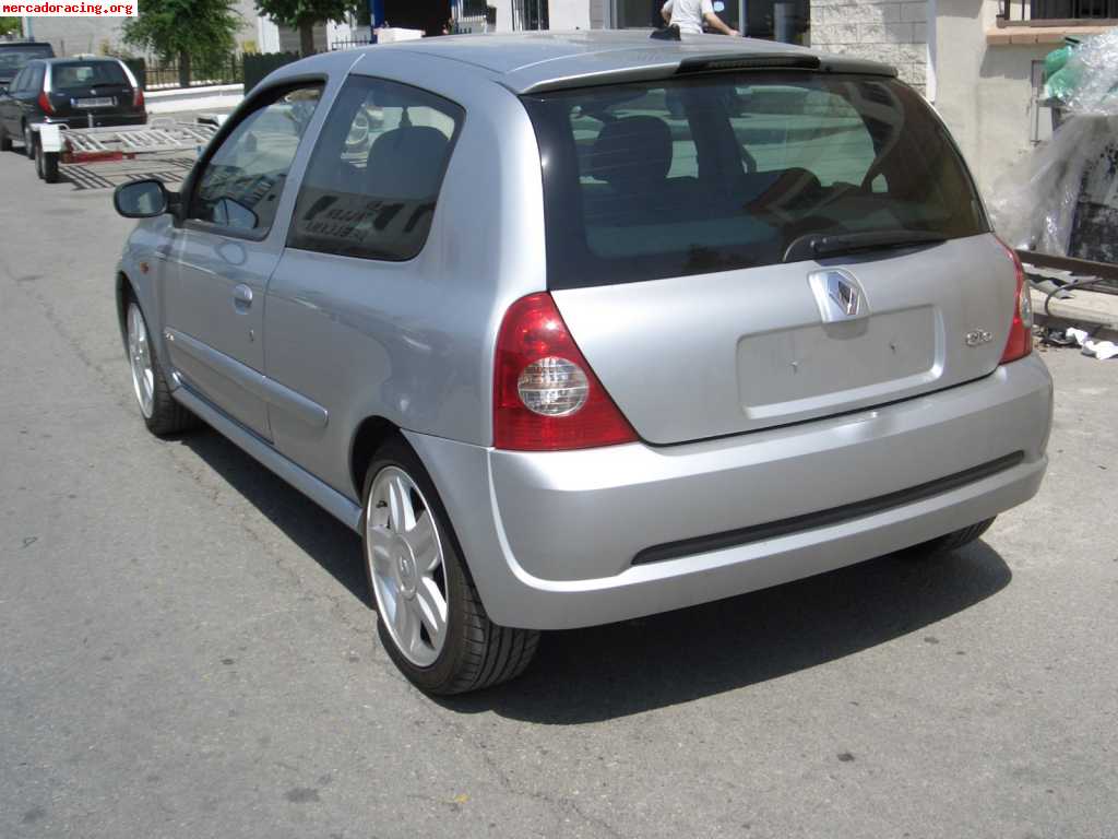 Dispongo de piezas de carroceria del renault clio ii