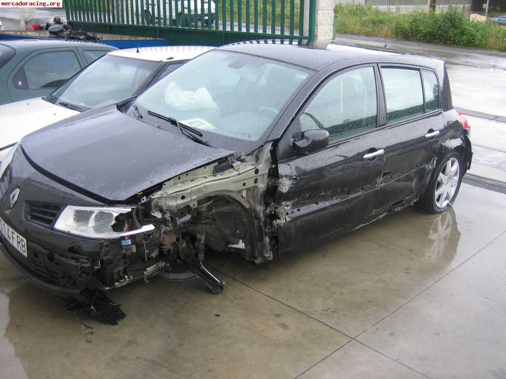 Se vende renault megane del año 2007 